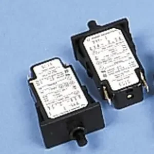 Bestpreis Sicherungsautomat für 12 und 230 Volt verwendbar